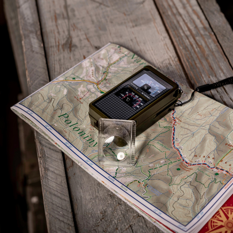Mil-Tec Multifunktions Kompas Olive | 10-i-1 Survival Kompas med LED & Ildstål